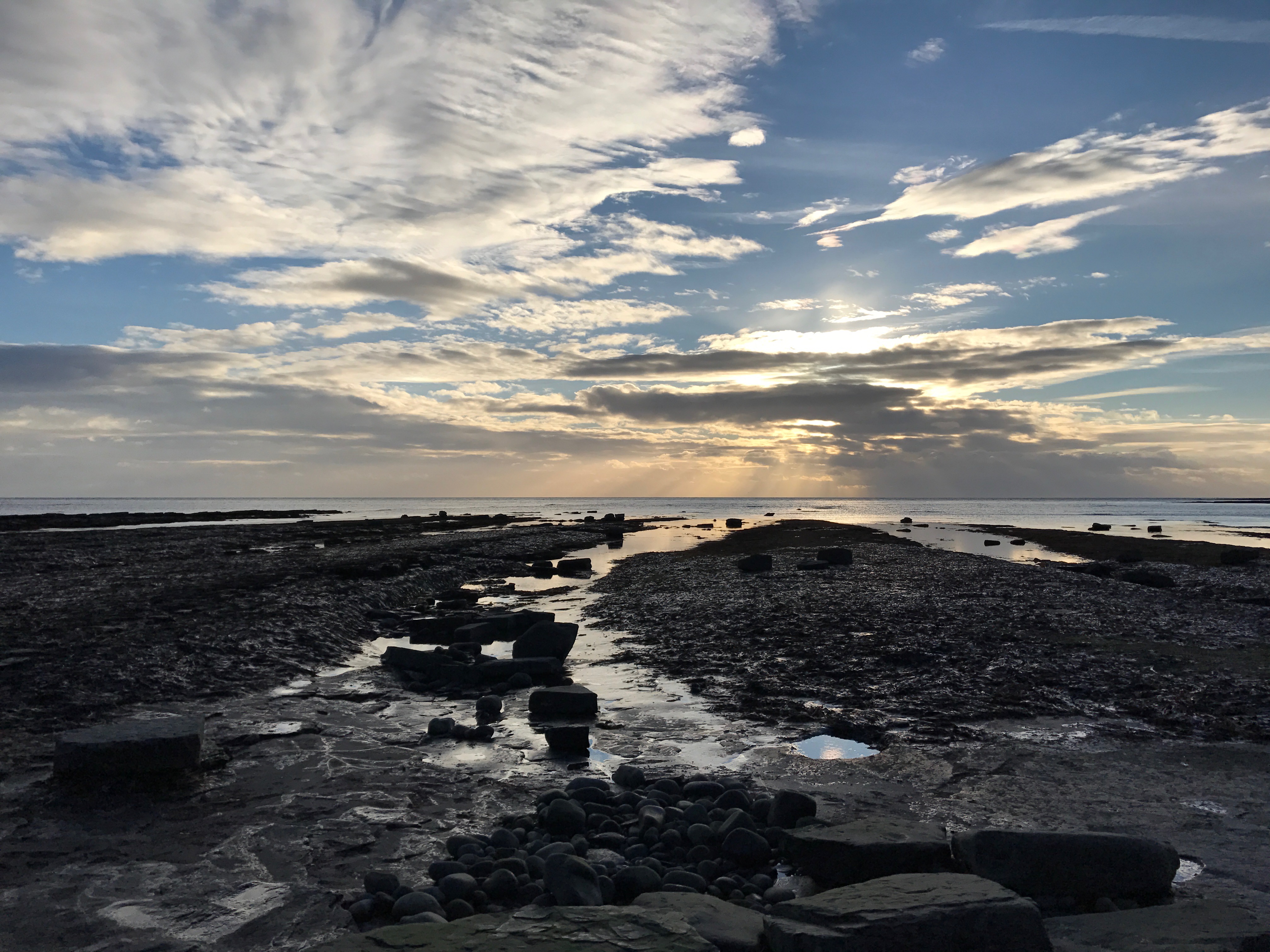 kimmeridge-bay-beach 